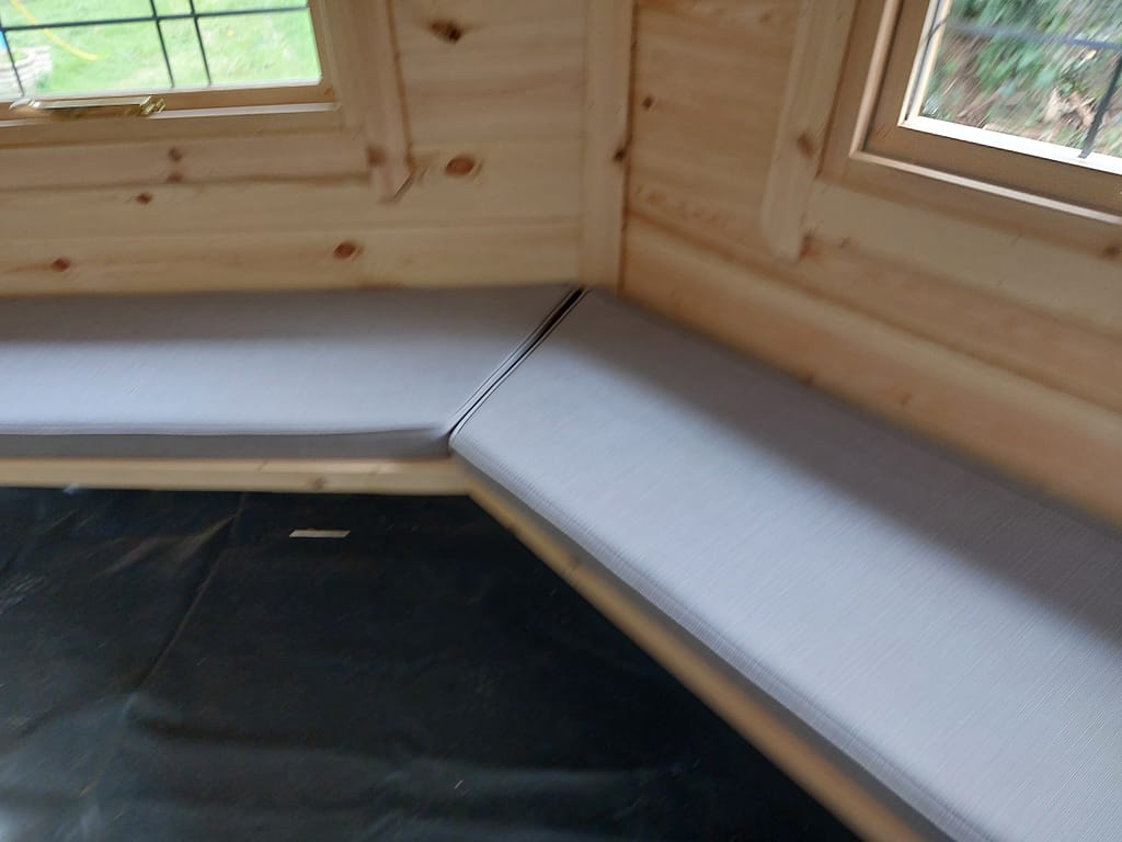 bench seating